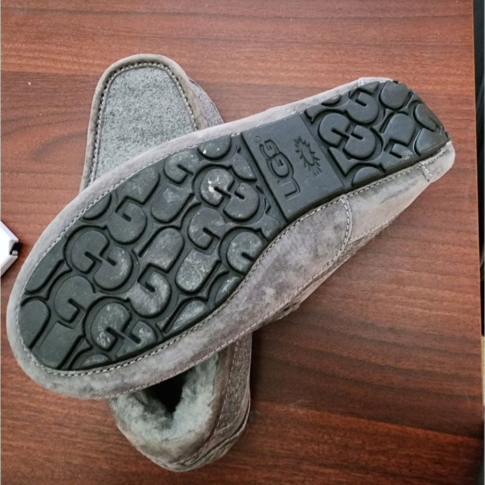 UGG - Picture 9 of 11